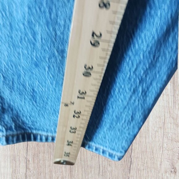 Talbots Womens Everyday Relaxed Capri Jeans 6P Mid-Rise Blue Denim - Picture 5 of 10